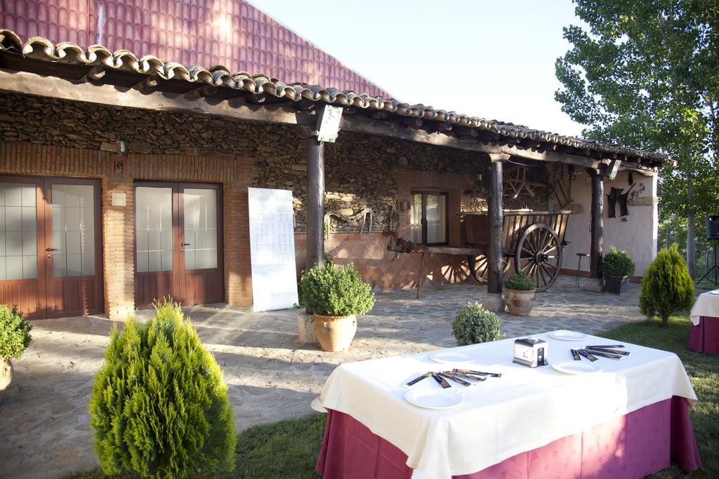 Готель Complejo Rural El Prado Logrosan Екстер'єр фото